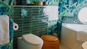 Peninsula All-Suite Hotel by Dream Resorts