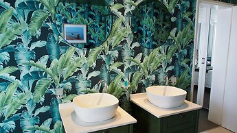 Peninsula All-Suite Hotel by Dream Resorts