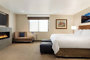 Delta Hotels by Marriott Helena Colonial