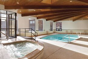 Delta Hotels by Marriott Helena Colonial