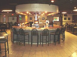 Trade Winds Central Inn