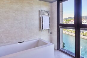 Hotel Silken Amara Plaza