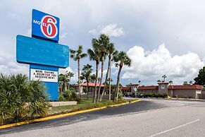 Motel 6 Spring Hill, FL - Weeki Wachee