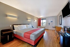 Motel 6 Cookeville, TN