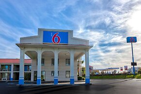 Motel 6 Cookeville, TN