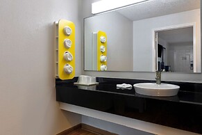 Motel 6 Cookeville, TN