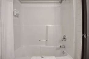 Days Inn by Wyndham Victoria Airport Sidney