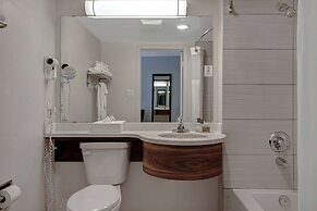 Days Inn by Wyndham Victoria Airport Sidney