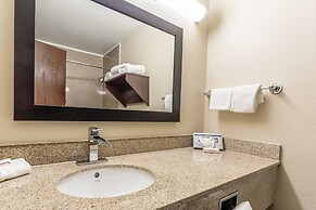 Red Roof Inn PLUS+ & Suites Houston - IAH Airport SW