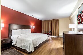 Red Roof Inn PLUS+ & Suites Houston - IAH Airport SW