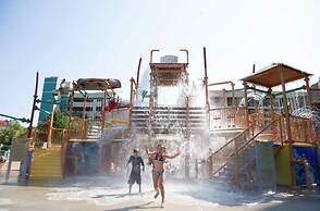 Sand Dunes Resort and Suites