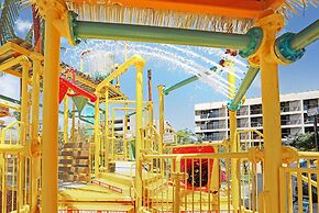 Sand Dunes Resort and Suites