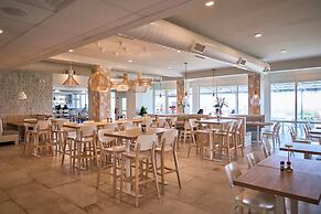 Sand Dunes Resort and Suites