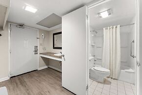 Seahaven Beach Hotel
