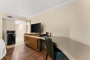 Seahaven Beach Hotel