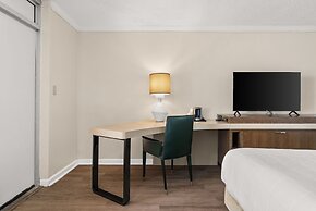 Seahaven Beach Hotel