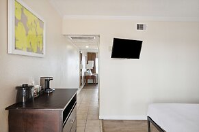 Seahaven Beach Hotel