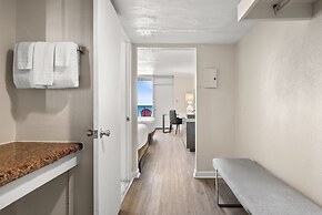 Seahaven Beach Hotel