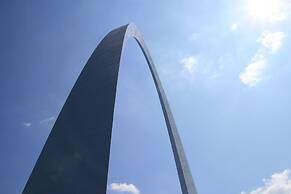 Hampton Inn St. Louis-Downtown (At the Gateway Arch)