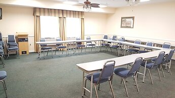 Quality Inn & Suites Near Amish Country