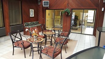 Quality Inn & Suites Near Amish Country