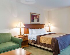 Quality Inn & Suites Near Amish Country