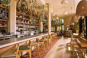 Treehouse Hotel Silicon Valley