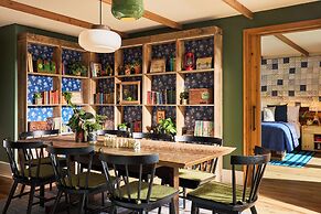 Treehouse Hotel Silicon Valley