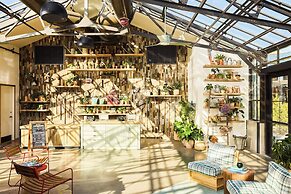 Treehouse Hotel Silicon Valley