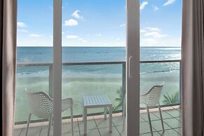 Jupiter Beach Resort & Spa