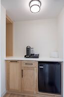 Jupiter Beach Resort & Spa