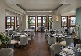 Jupiter Beach Resort & Spa