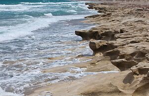 Jupiter Beach Resort & Spa