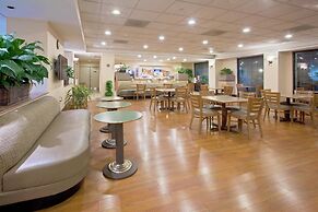 Holiday Inn Express & Suites Miami - Hialeah by IHG