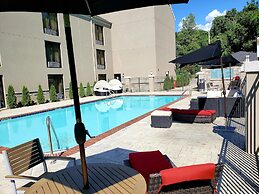 Quality Suites Nashville Airport