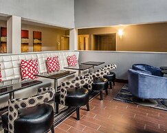 Quality Suites Nashville Airport