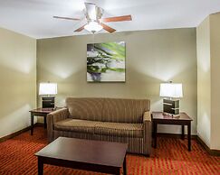 Quality Suites Nashville Airport