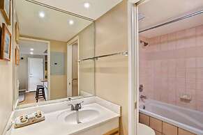 Aston at the Maui Banyan