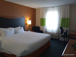 Fairfield Inn & Suites by Marriott Canton