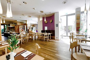 Hotel Bleibtreu Berlin by Golden Tulip