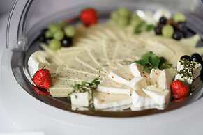 Hotel Bleibtreu Berlin by Golden Tulip