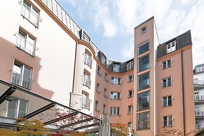 Hotel Bleibtreu Berlin by Golden Tulip