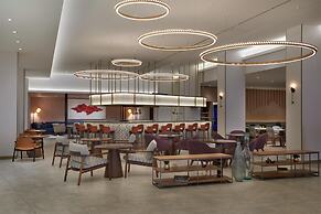 Hilton Toronto Airport Hotel & Suites