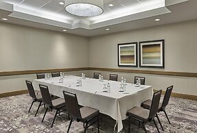 Hilton Toronto Airport Hotel & Suites