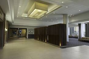 Hilton Toronto Airport Hotel & Suites