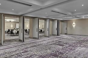 Hilton Toronto Airport Hotel & Suites