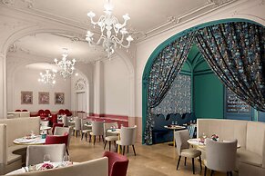 Anglo American Hotel Florence, Curio Collection by Hilton