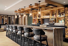 Hotel Alpenrock Breckenridge, Curio Collection by Hilton