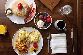 Hotel Alpenrock Breckenridge, Curio Collection by Hilton