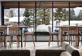 Hotel Alpenrock Breckenridge, Curio Collection by Hilton